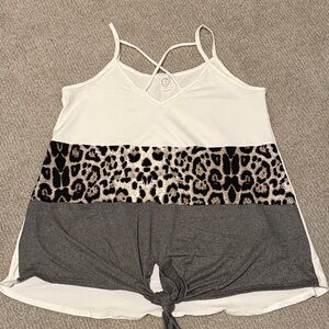 Women's White and Gray Leopard Print Top